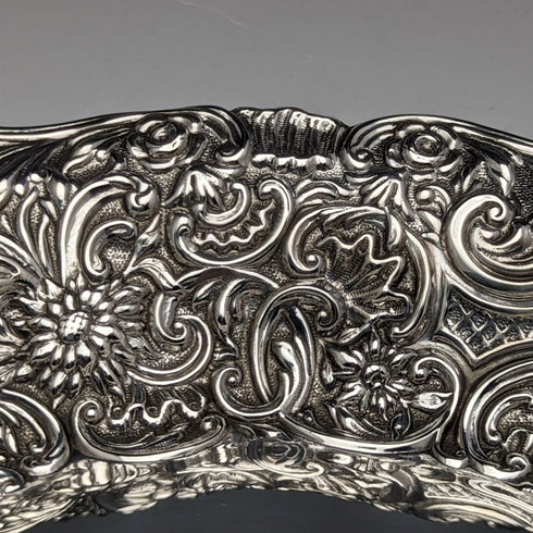 1900 British antique sterling silver bowl embossed 217g William Comyns